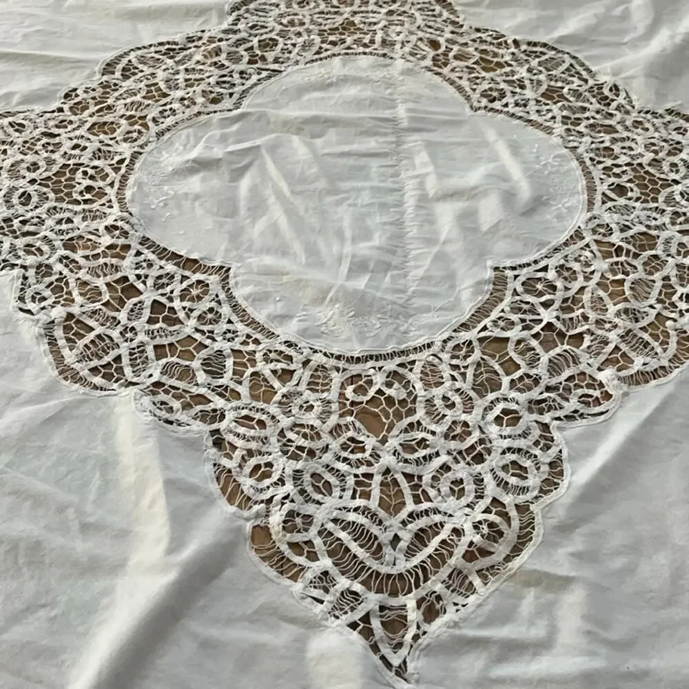 Vintage White Floral Lace Cut Out Corner Tablecloth 61